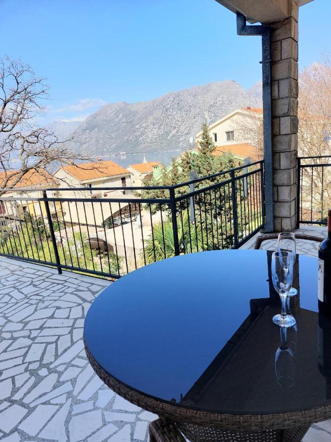 Ferienwohnung Apartman - Dobrota Sun Kotor Exterior foto