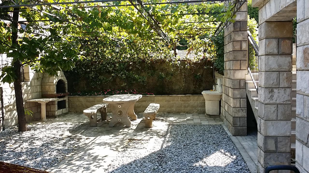 Ferienwohnung Apartman - Dobrota Sun Kotor Exterior foto
