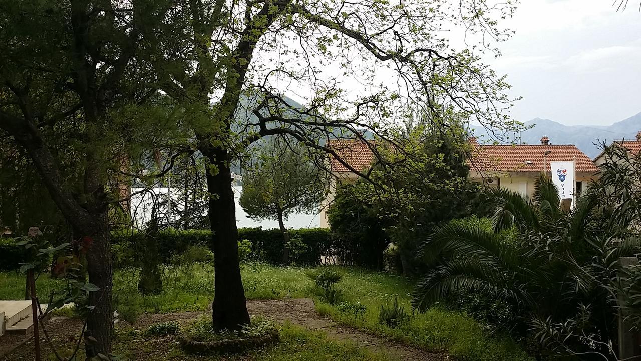 Ferienwohnung Apartman - Dobrota Sun Kotor Exterior foto